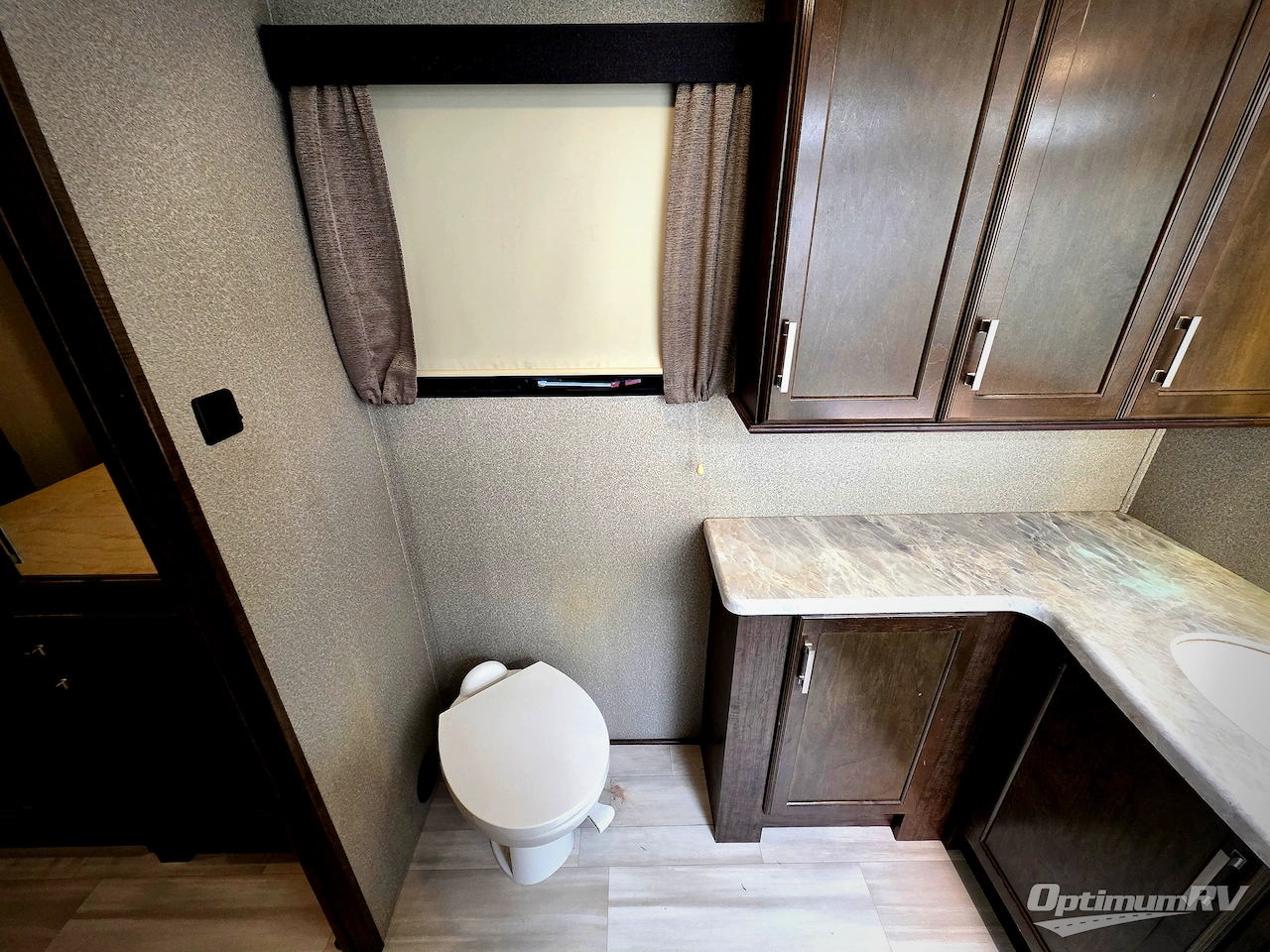 2021 Grand Design Solitude 380FL Photo 19