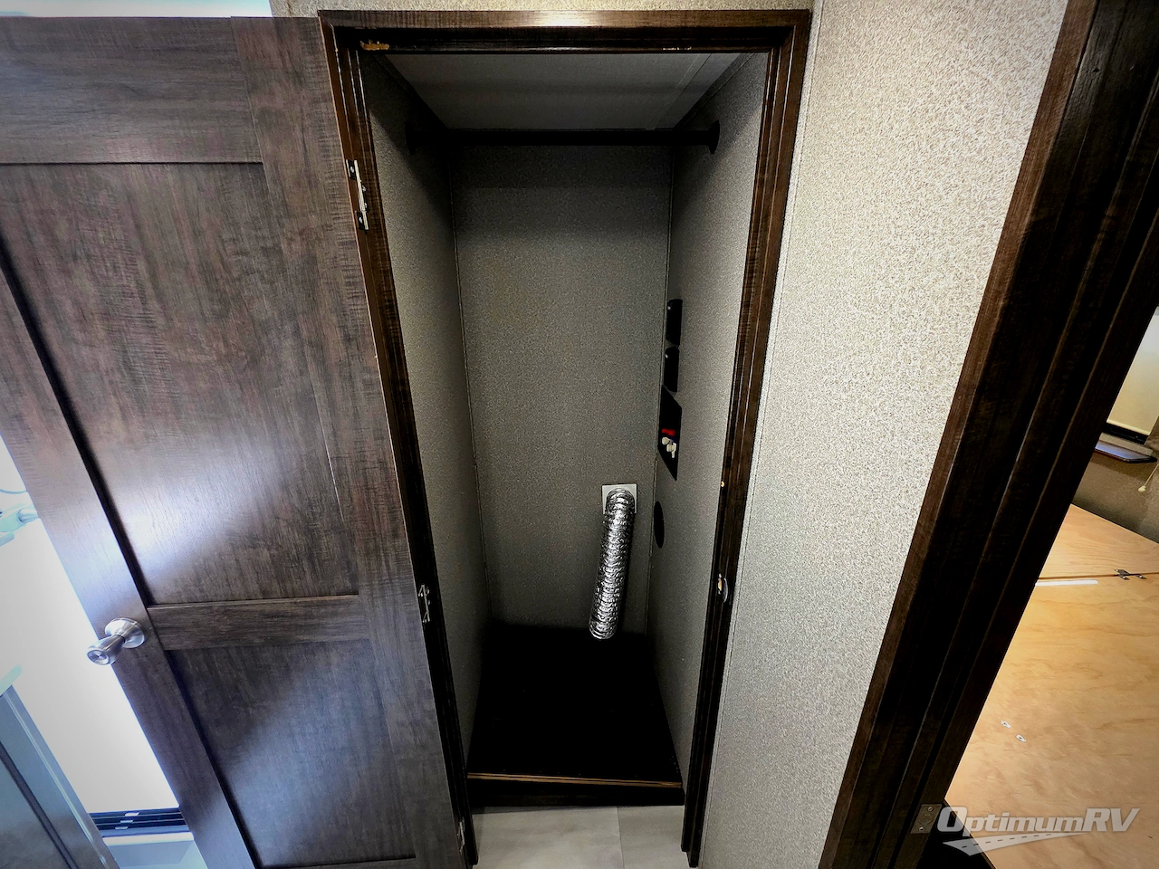 2021 Grand Design Solitude 380FL Photo 20