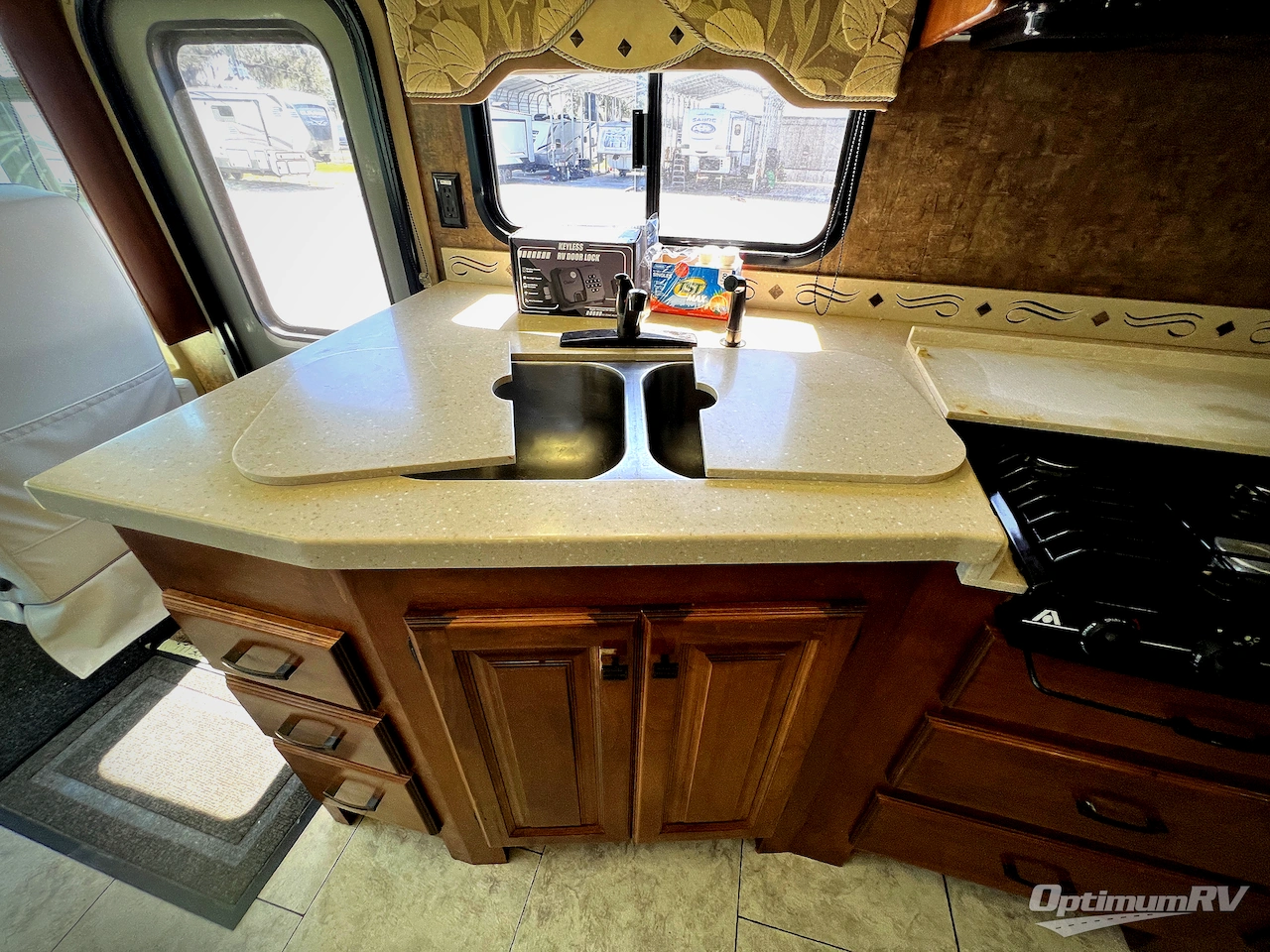 2012 Tiffin Allegro 36 LA Photo 11