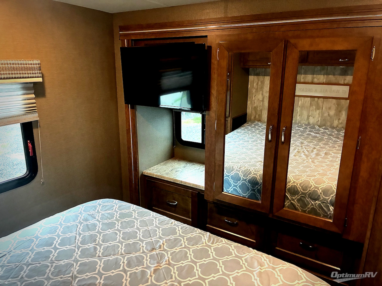 2018 Winnebago Intent 31P Photo 10