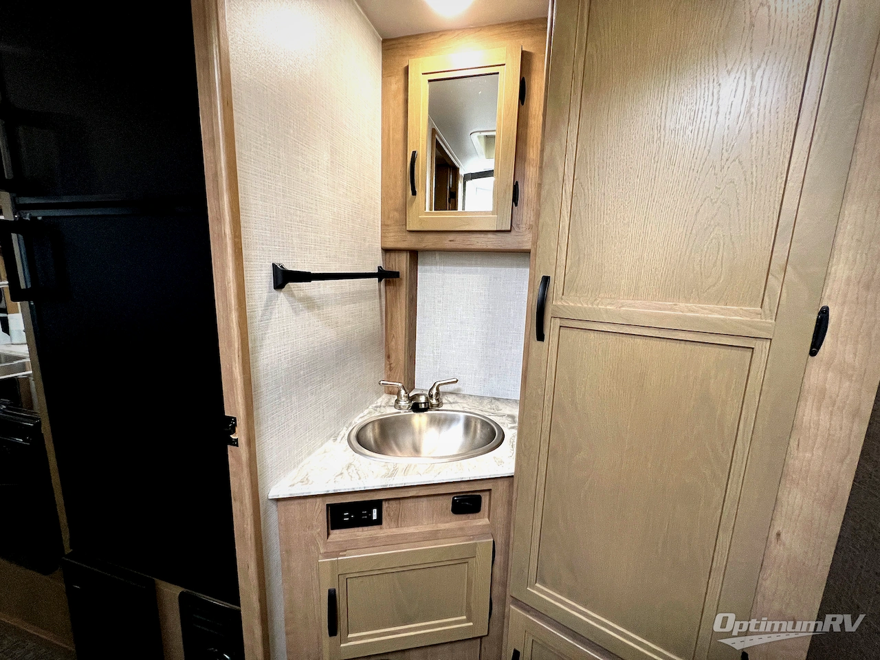 2021 Winnebago Towables Micro Minnie 2106DS Photo 26