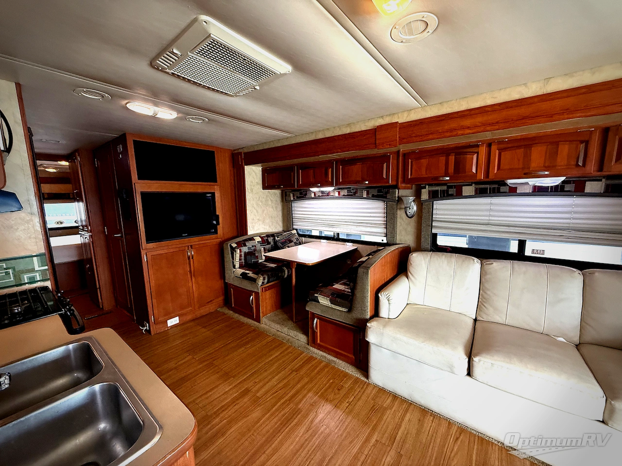 2011 Monaco Monarch 33 SDD Photo 4