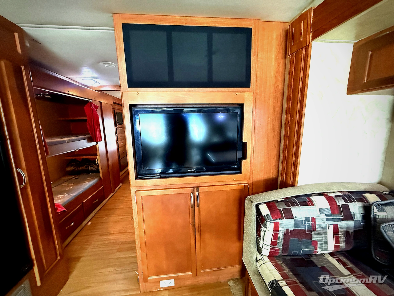 2011 Monaco Monarch 33 SDD Photo 10