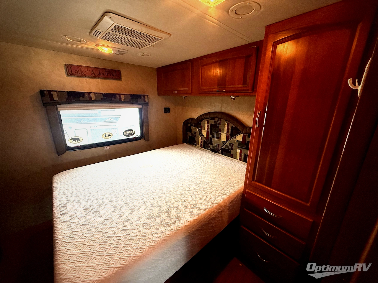 2011 Monaco Monarch 33 SDD Photo 16