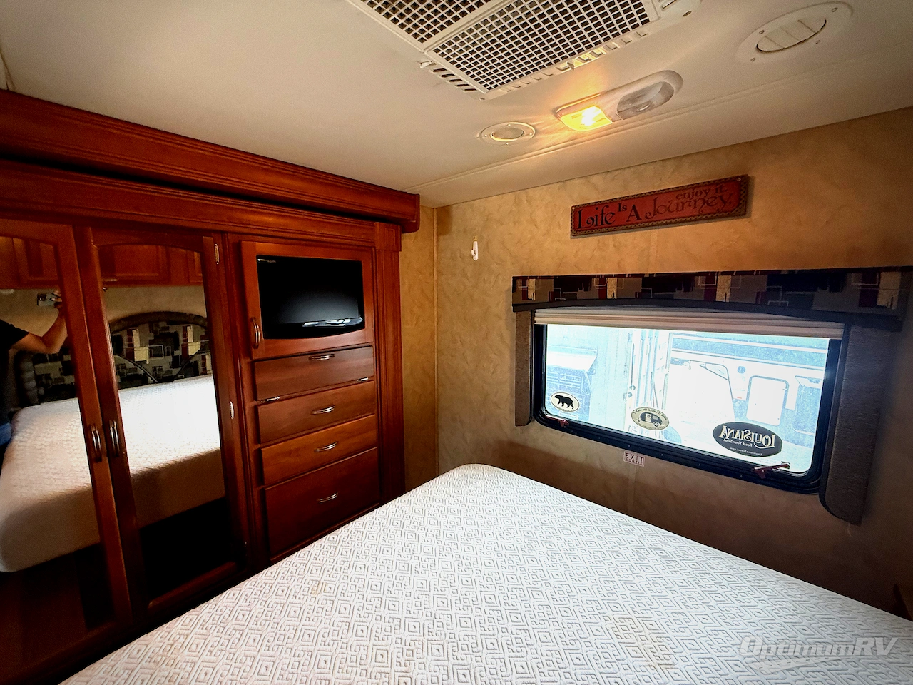 2011 Monaco Monarch 33 SDD Photo 17