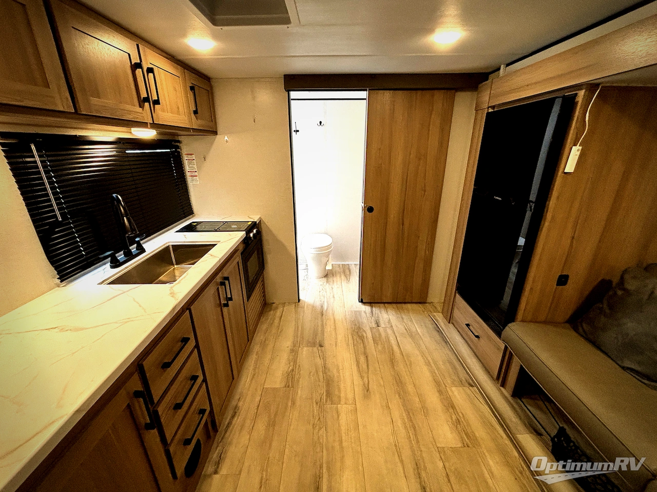 2025 Keystone Coleman Light 18RX Photo 4