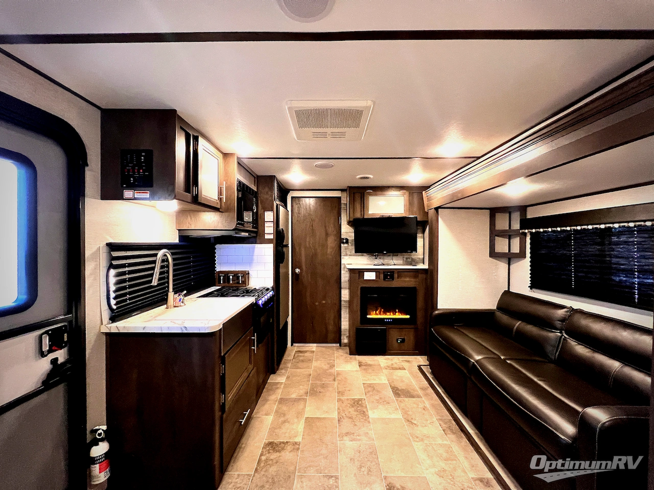 2021 Dutchmen Coleman Light 1805RB Photo 4