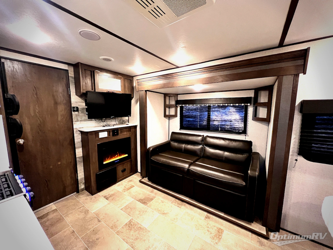 2021 Dutchmen Coleman Light 1805RB Photo 6