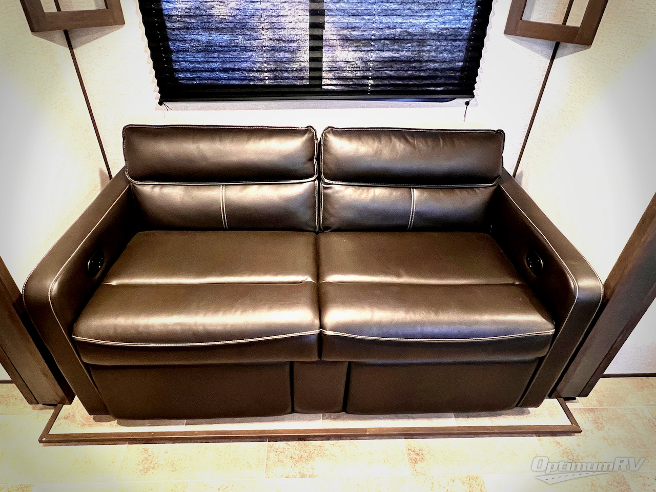 2021 Dutchmen Coleman Light 1805RB Photo 8