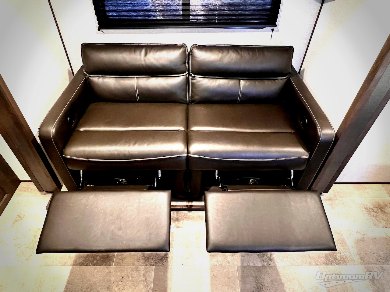 2021 Dutchmen Coleman Light 1805RB Photo 9
