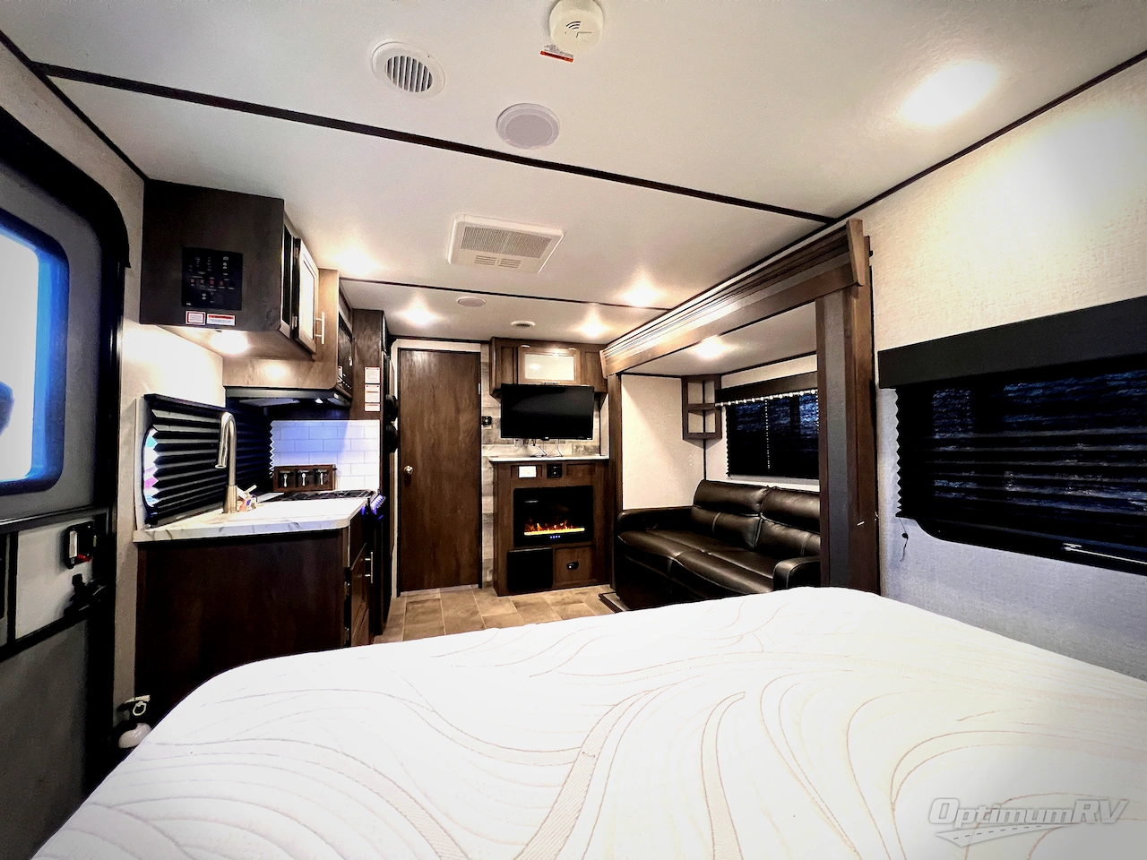 2021 Dutchmen Coleman Light 1805RB Photo 17