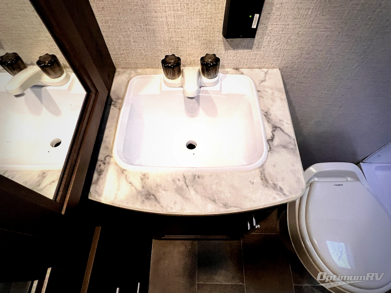 2021 Dutchmen Coleman Light 1805RB Photo 26