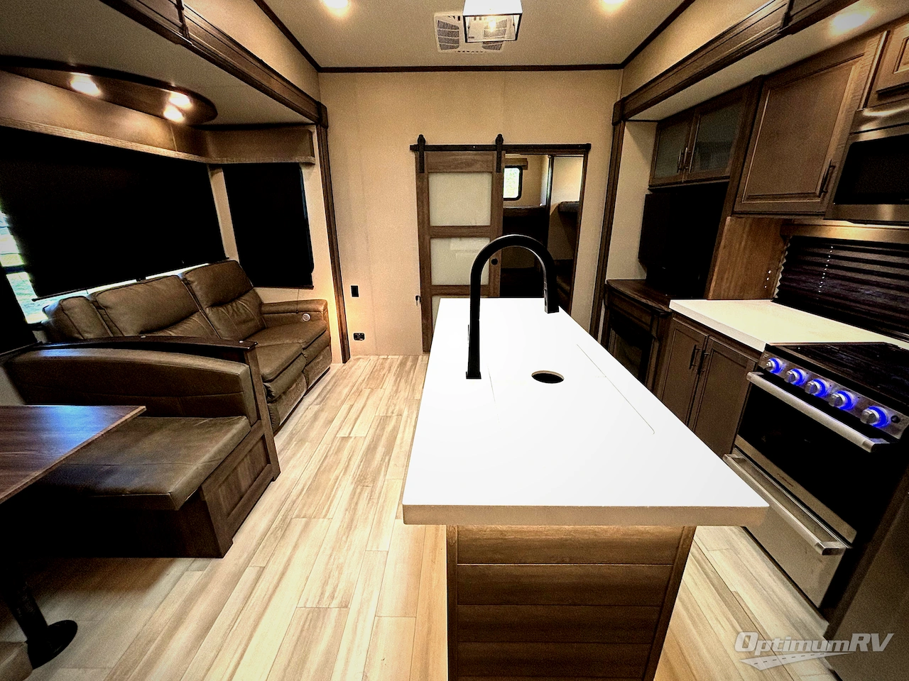 2022 Grand Design Solitude S-Class 3740BH Photo 4