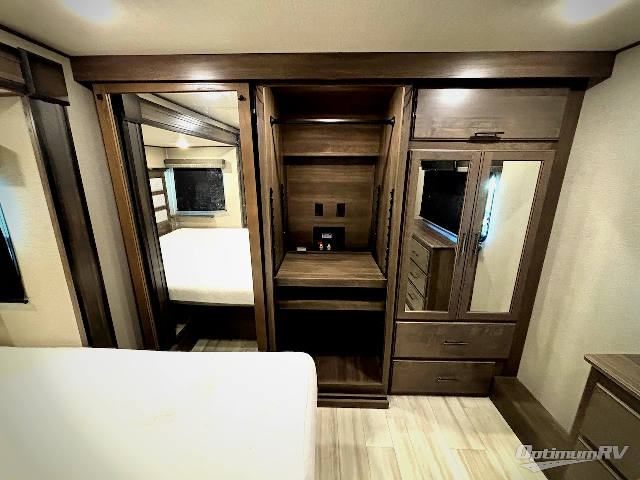 2022 Grand Design Solitude S-Class 3740BH Photo 10