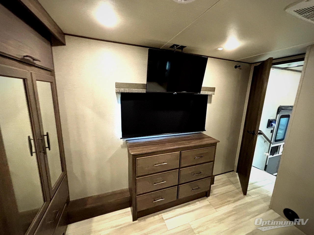 2022 Grand Design Solitude S-Class 3740BH Photo 12