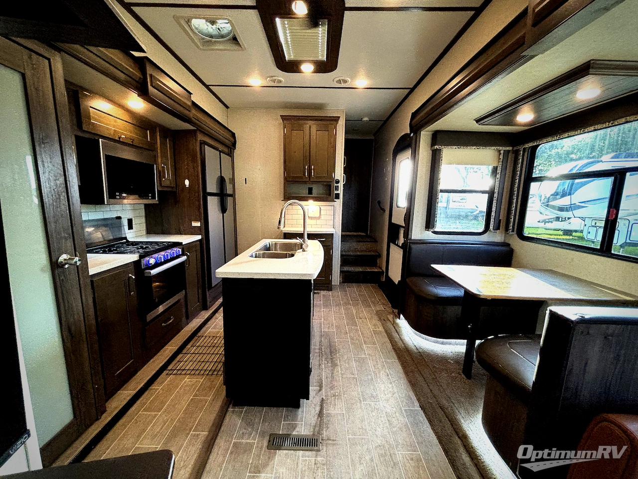 2019 Keystone Montana High Country 364BH Photo 5