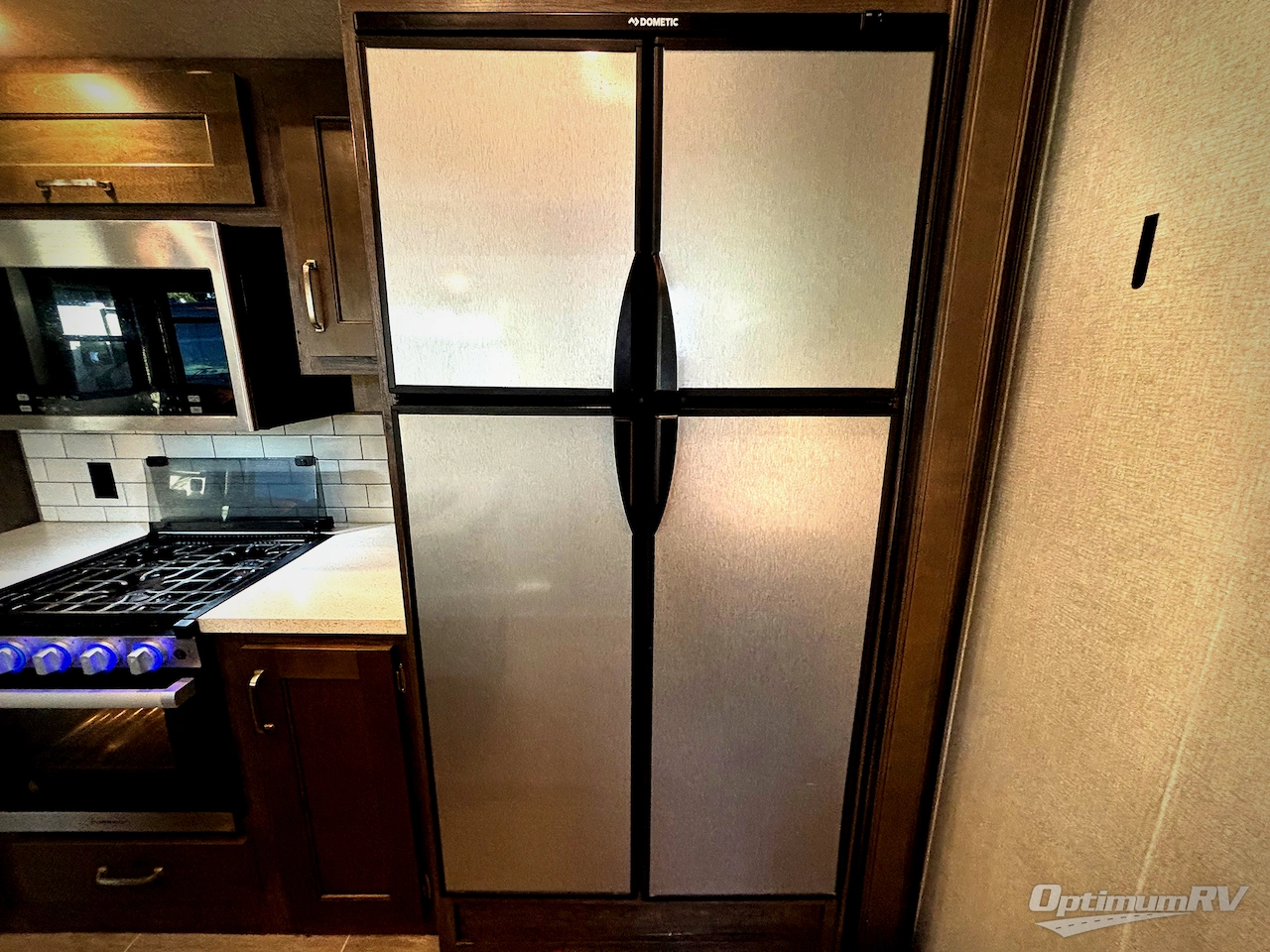 2019 Keystone Montana High Country 364BH Photo 10