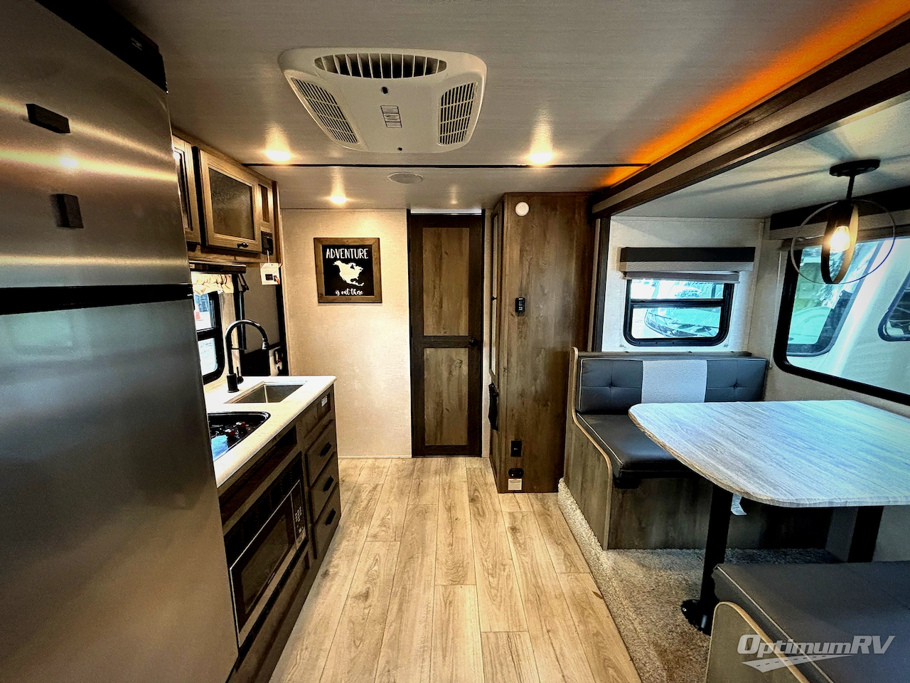 2022 Forest River Surveyor Legend 19RBLE Photo 2