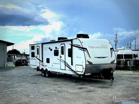Used 2022 Coachmen Freedom Express Select 31SE Featured Photo