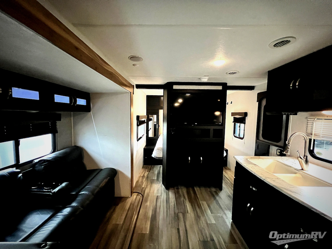 2022 Coachmen Freedom Express Select 31SE Photo 5