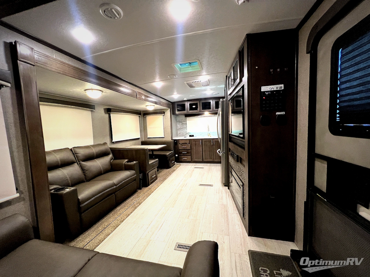 2020 Forest River Rockwood Signature Ultra Lite 8335SB Photo 5