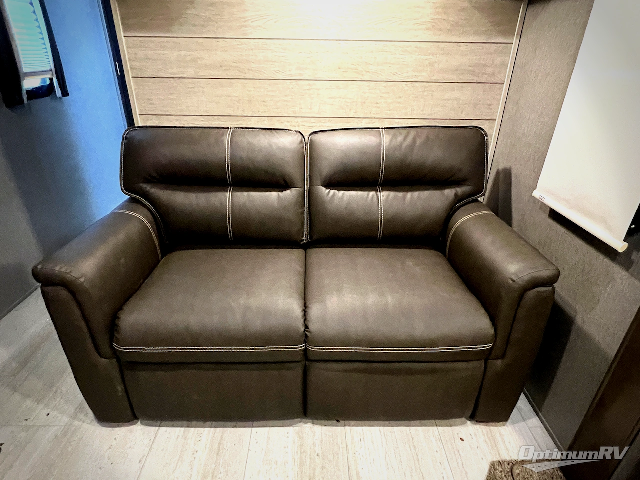 2020 Forest River Rockwood Signature Ultra Lite 8335SB Photo 8