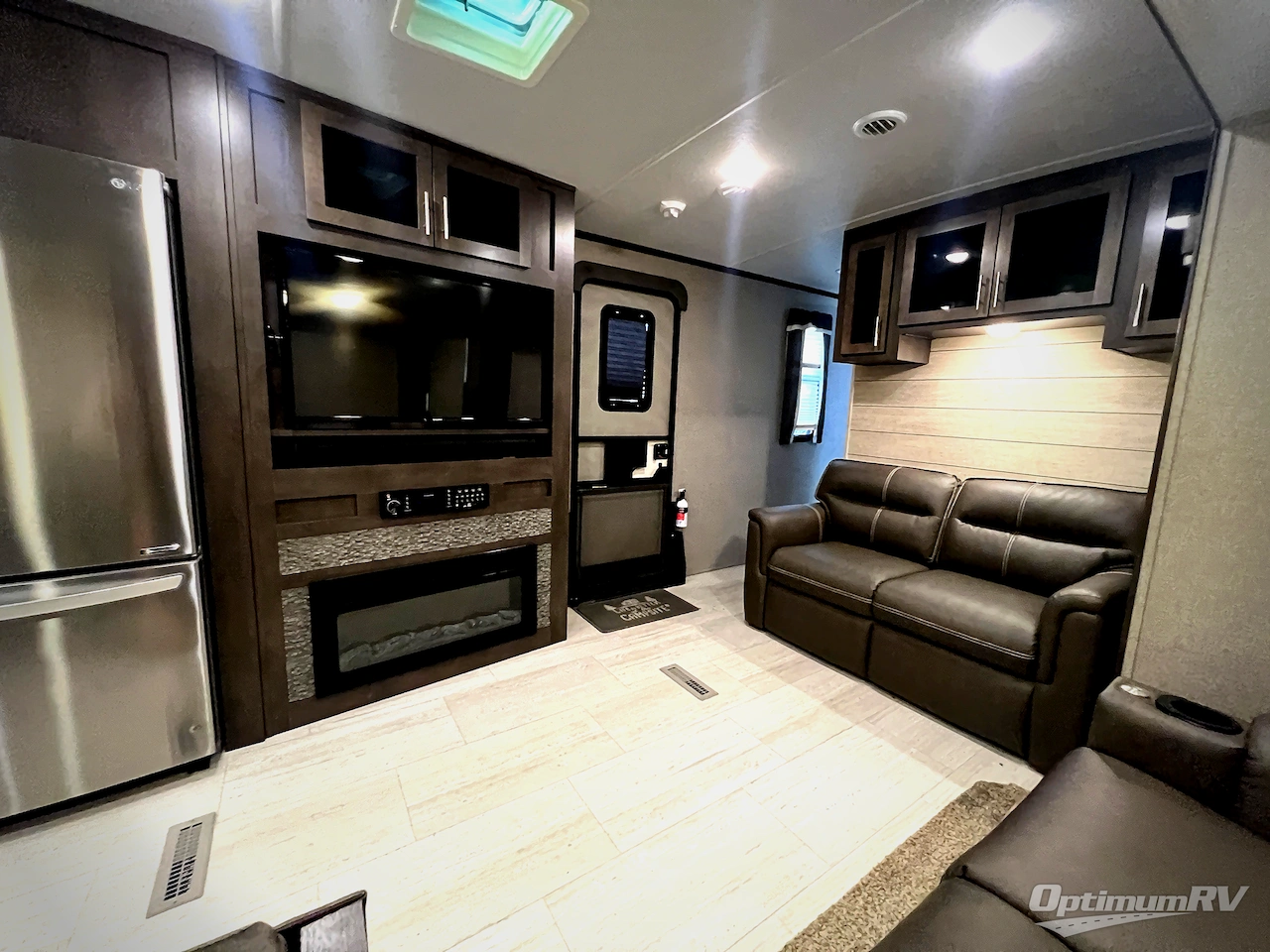 2020 Forest River Rockwood Signature Ultra Lite 8335SB Photo 14