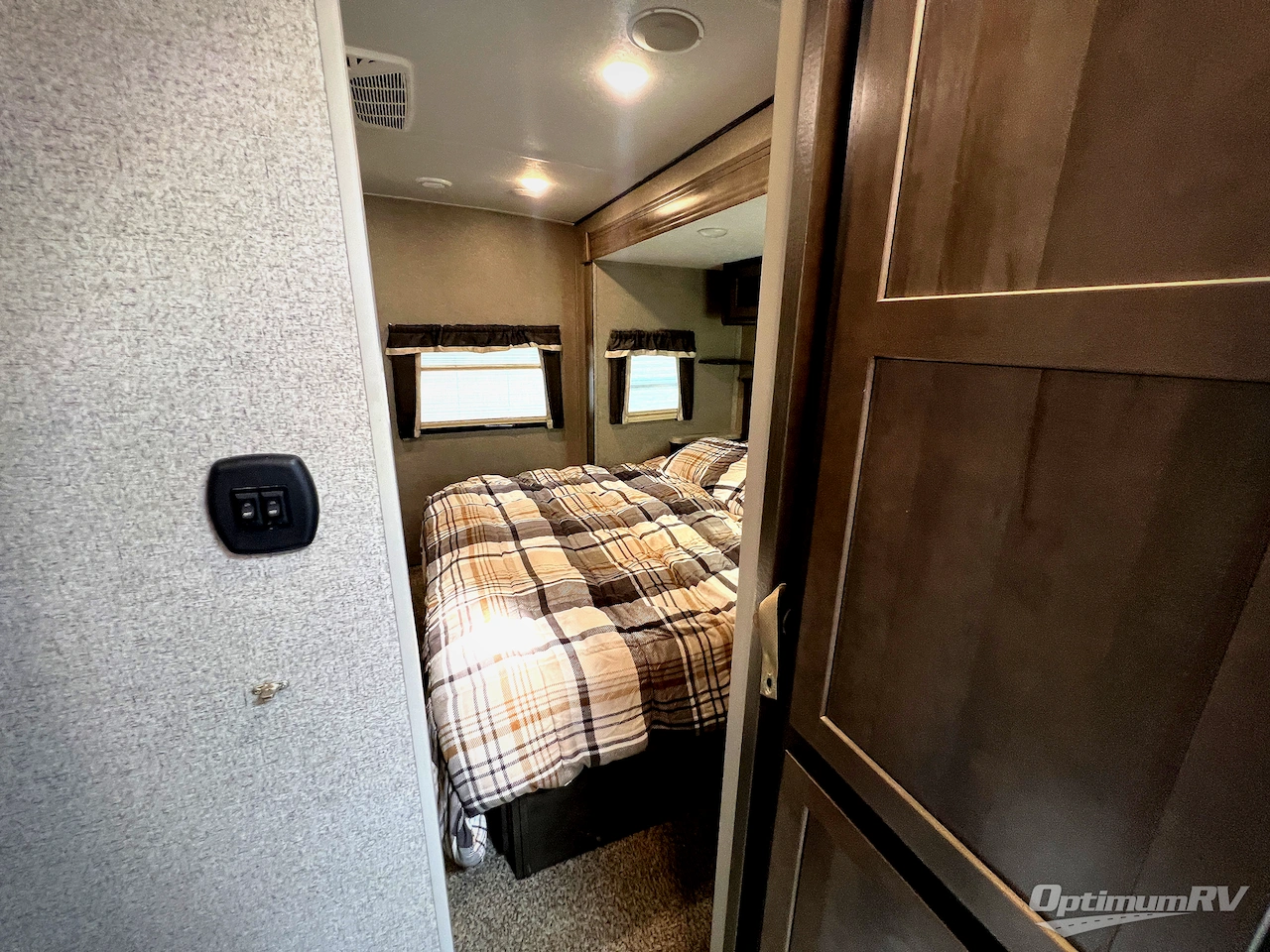 2020 Forest River Rockwood Signature Ultra Lite 8335SB Photo 33