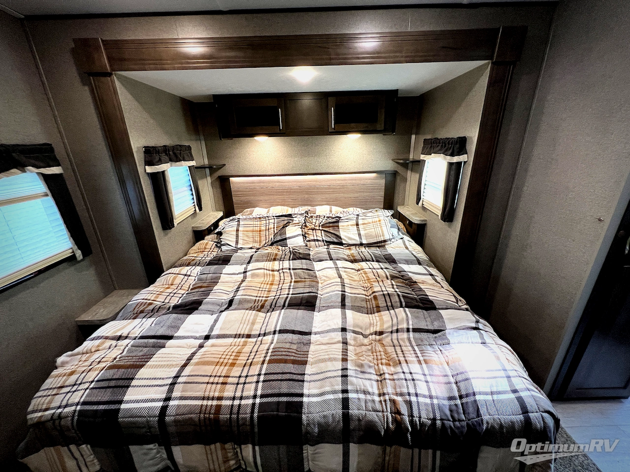 2020 Forest River Rockwood Signature Ultra Lite 8335SB Photo 44