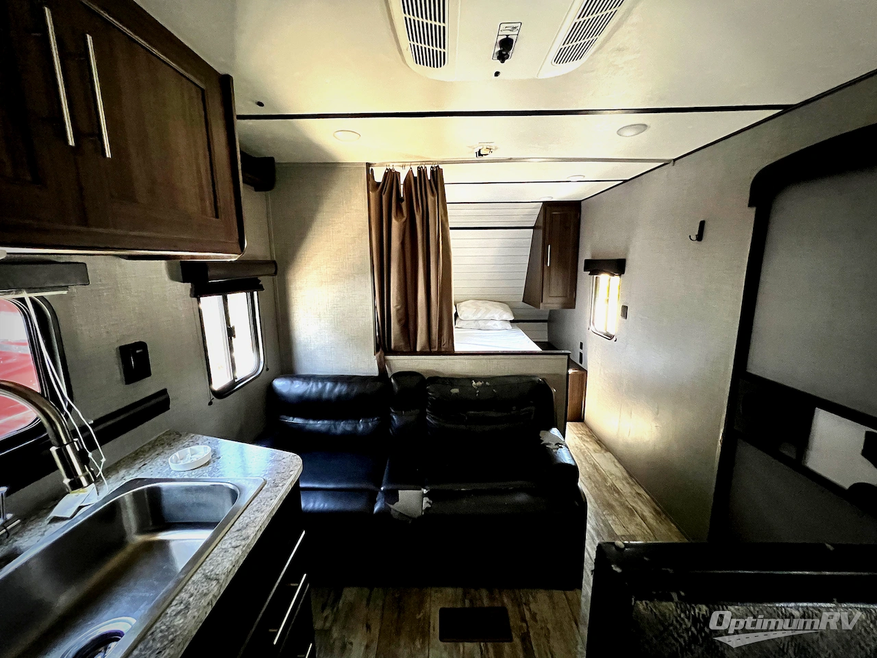 2019 CrossRoads Zinger ZR252BH Photo 4