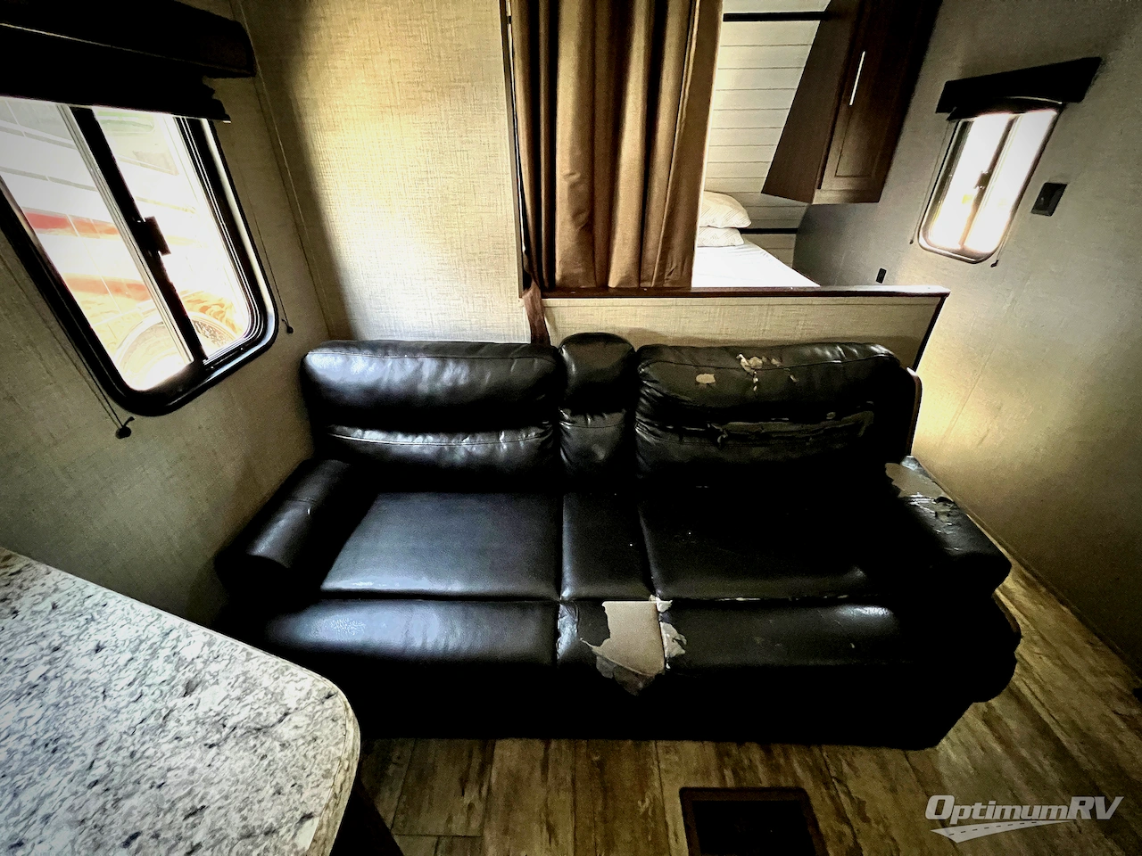 2019 CrossRoads Zinger ZR252BH Photo 8