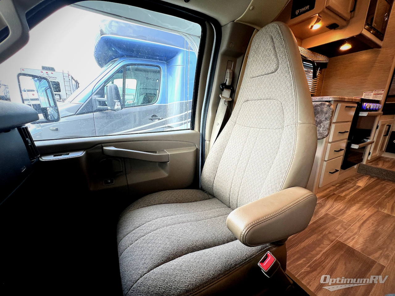 2021 Thor Four Winds 22E Photo 8