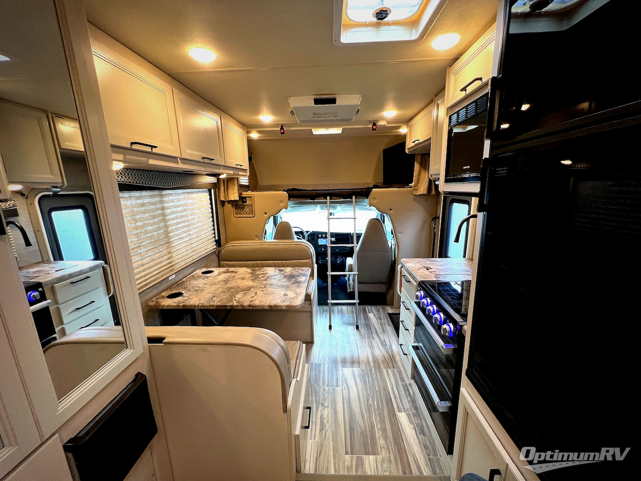 2021 Thor Four Winds 22E Photo 5