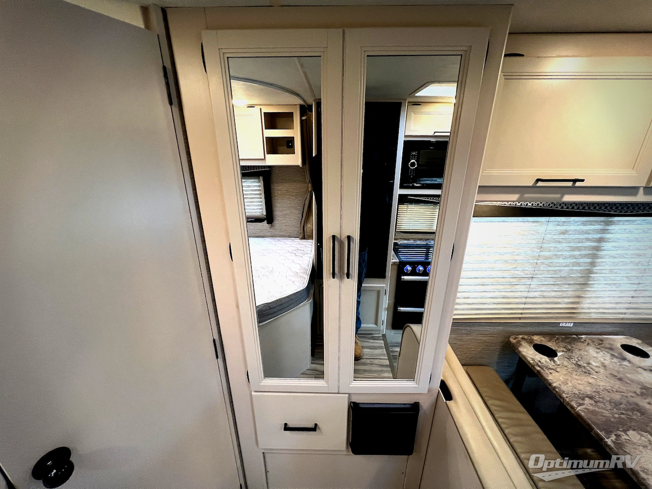 2021 Thor Four Winds 22E Photo 17