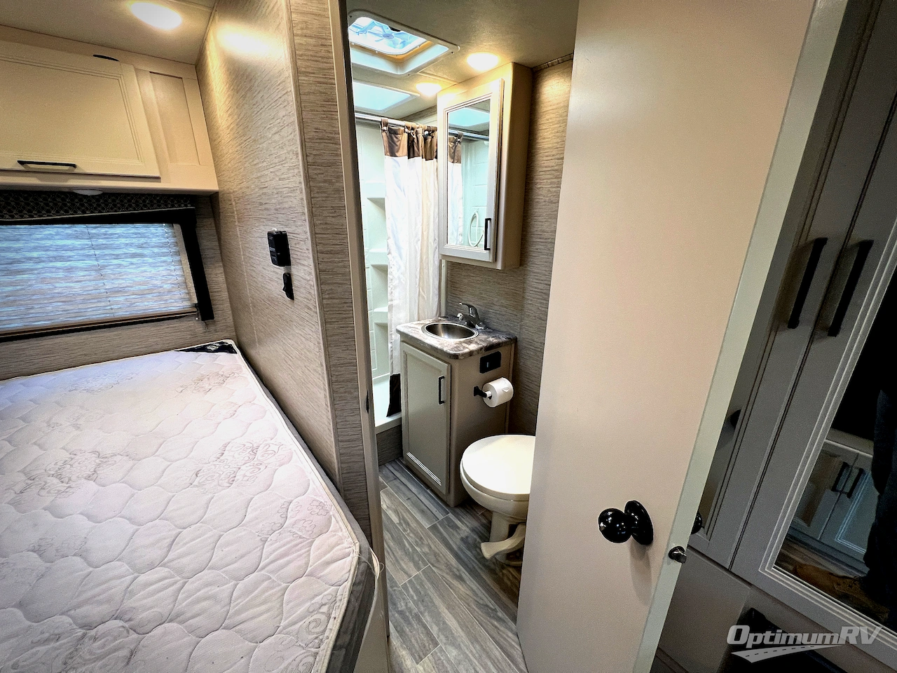 2021 Thor Four Winds 22E Photo 26