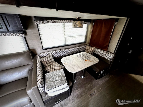 2018 Dutchmen Kodiak Ultimate 290RLSL RV Photo 4