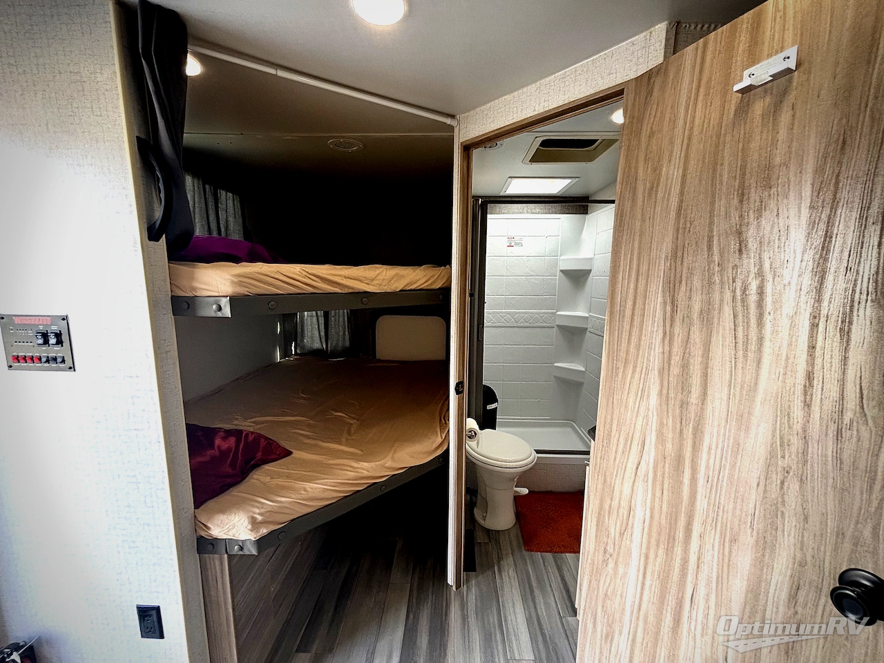 2022 Winnebago Towables Minnie 2301BHS Photo 9