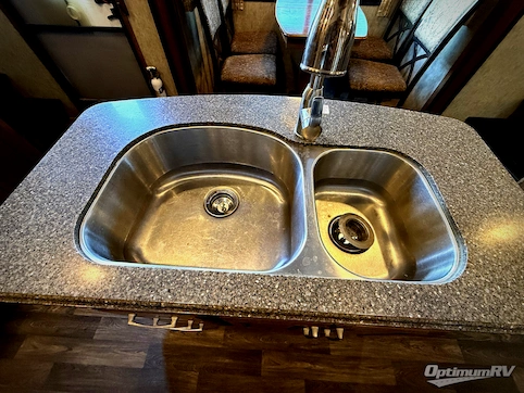 2016 Keystone Montana 3791 RD RV Photo 2