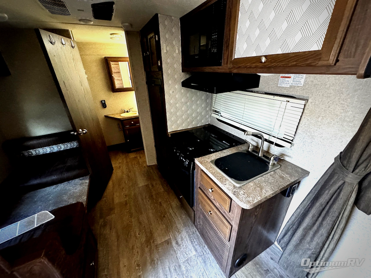 2018 Forest River Rockwood Mini Lite 1905BH Photo 4