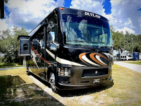Used 2017 Thor Outlaw 37RB Featured Photo