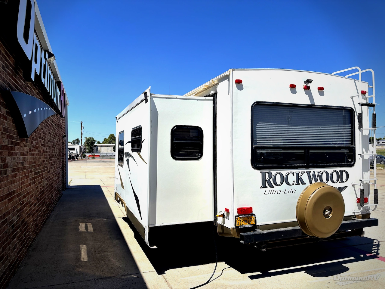 2013 Forest River Rockwood Ultra Lite 2604WS Photo 3