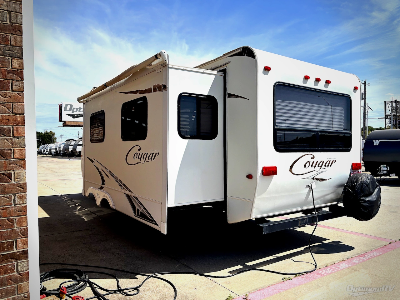 2010 Keystone Cougar X-Lite 26RLS Photo 3