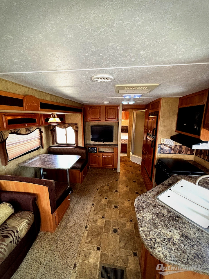 2010 Keystone Cougar X-Lite 26RLS Photo 6