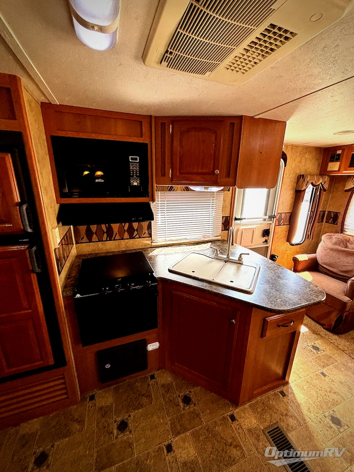 2010 Keystone Cougar X-Lite 26RLS Photo 12