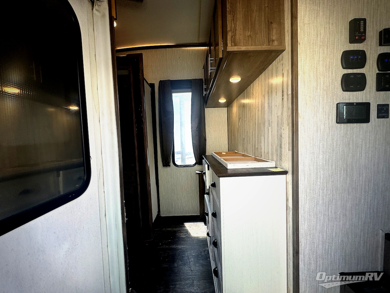 2019 Forest River Sabre 31IKT Photo 4