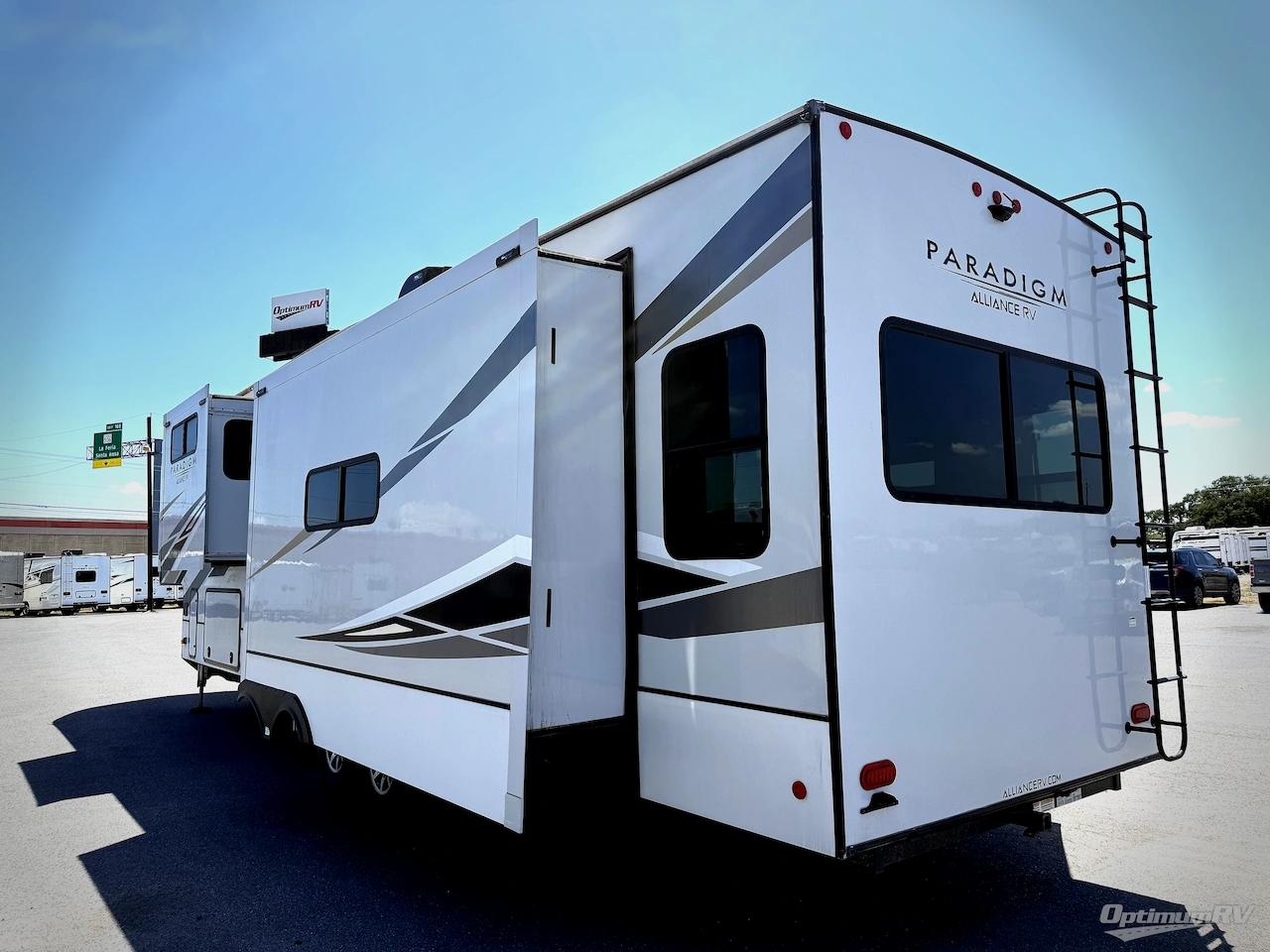 2021 Alliance Paradigm 370FB Photo 3