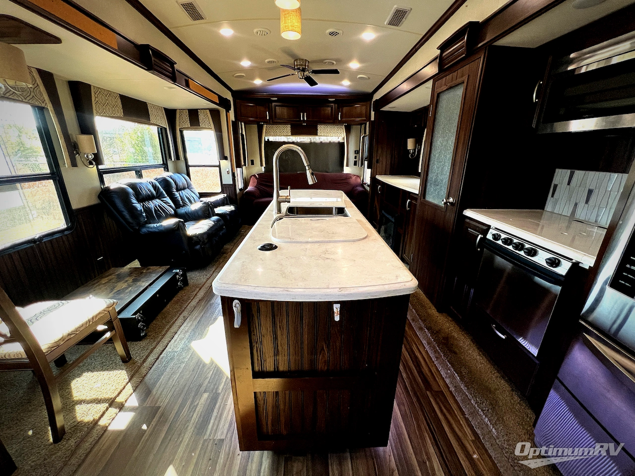 2018 Forest River Cardinal 3456RL Photo 4