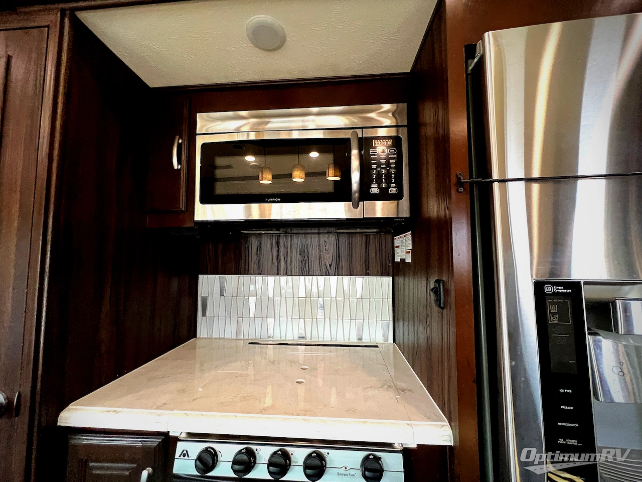 2018 Forest River Cardinal 3456RL Photo 12