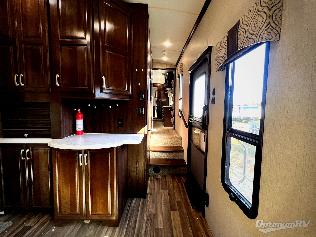 2018 Forest River Cardinal 3456RL Photo 14