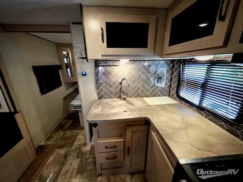 2022 Coachmen Apex Ultra-Lite 265RBSS RV Photo 3